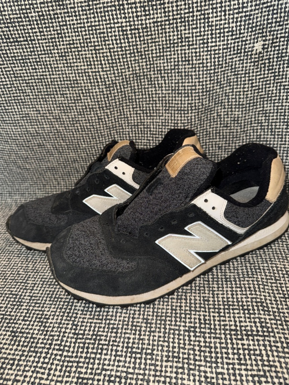New Balance Men's Black, White & Tan Casual Sneakers